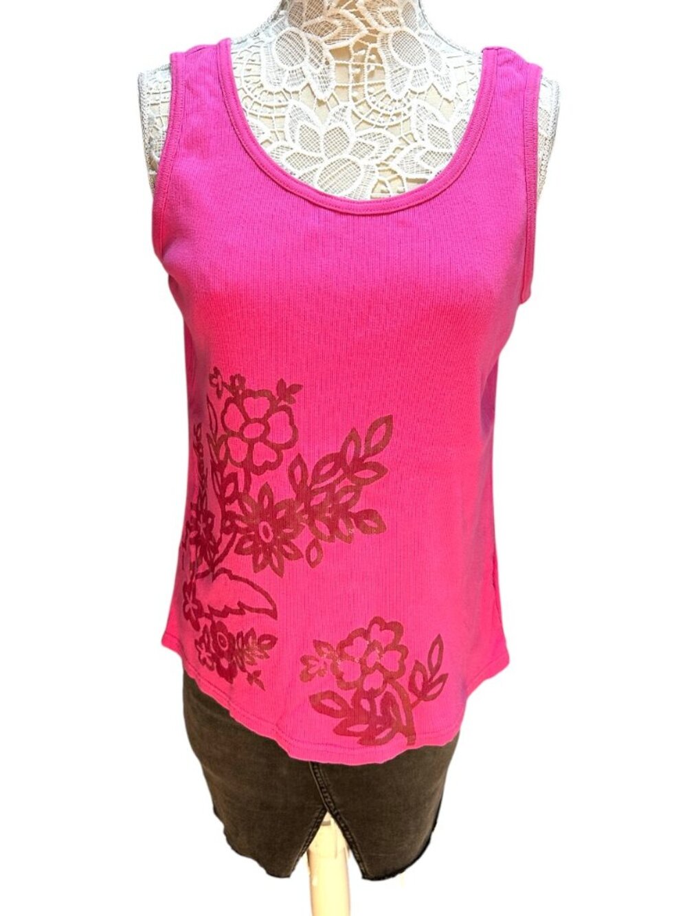 Basic Editions Hot Pink Ribbed Graphic Tank Top - Picture 3 of 7